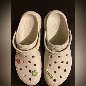 Crocs Men’s Classic Mega Crush Clogs – Clay – Size 12M – With 3 Charms